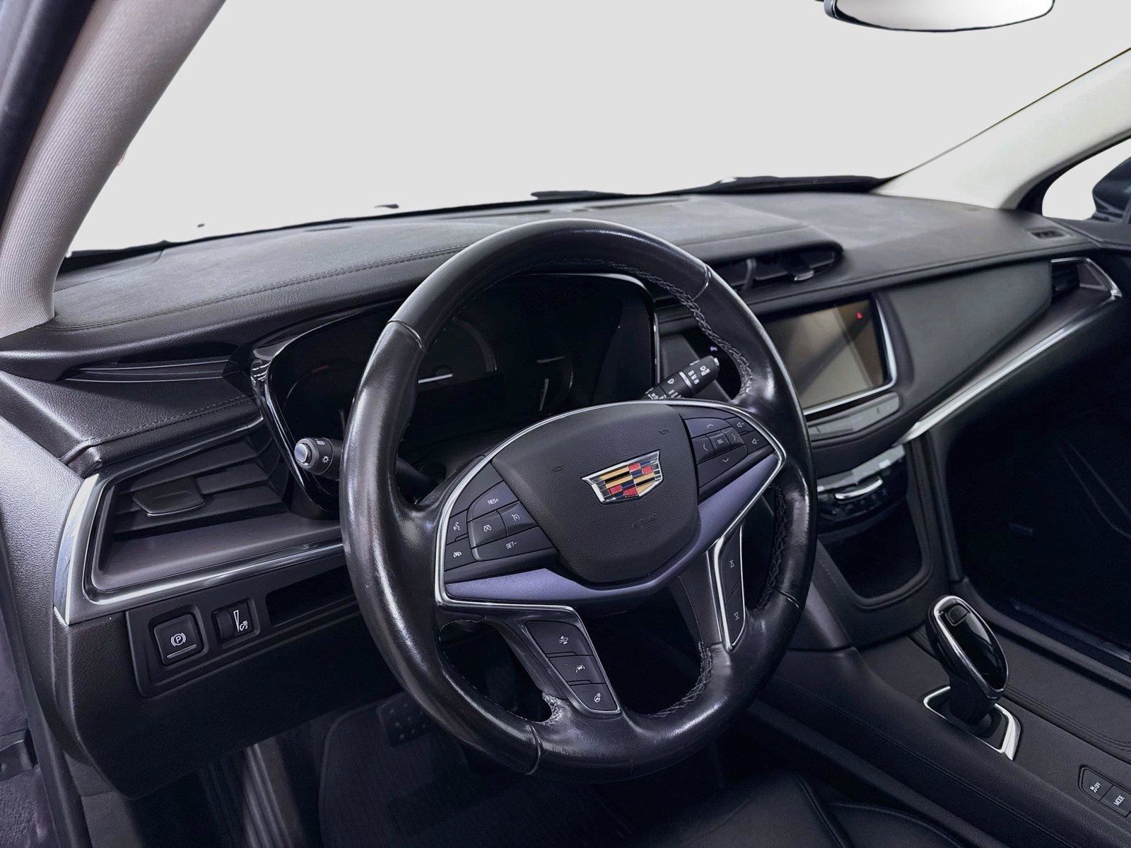 Used 2019 Cadillac XT5 Luxury w/ Advanced Security Package AWD/4WD image 3