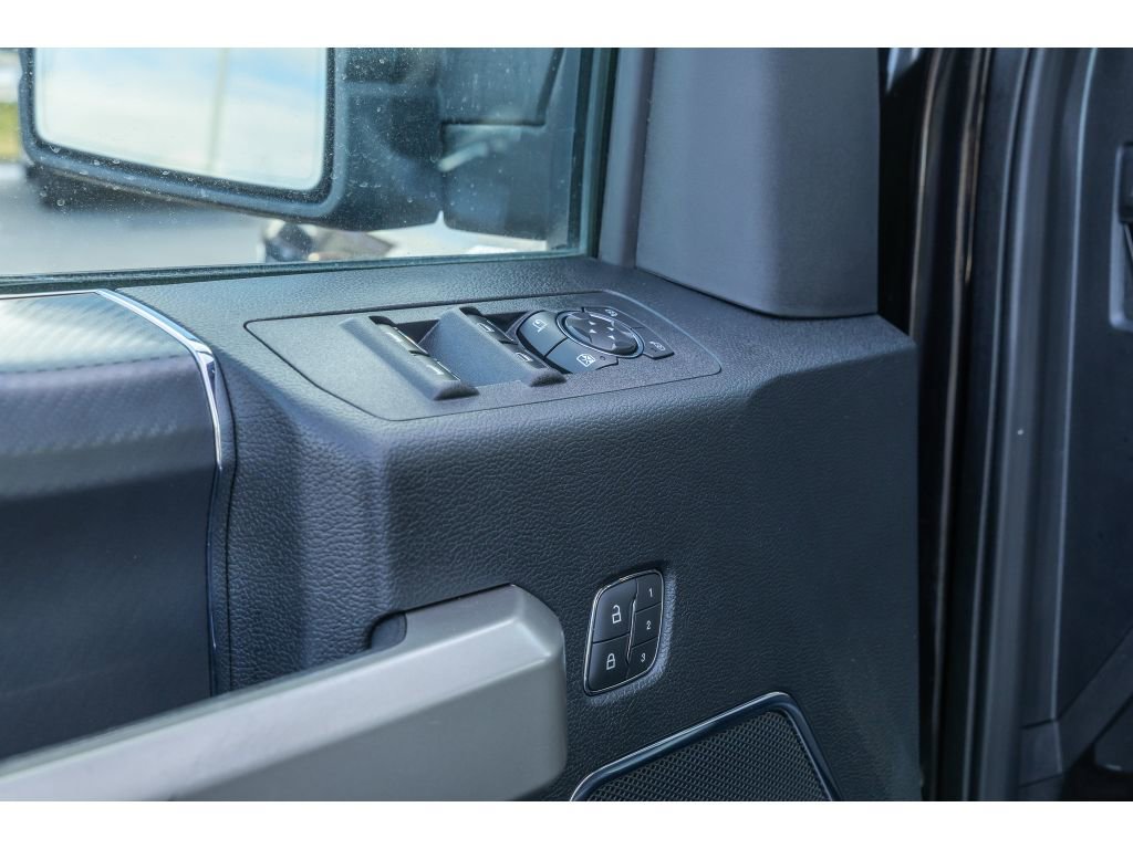 Used 2020 Ford F150 Lariat image 19