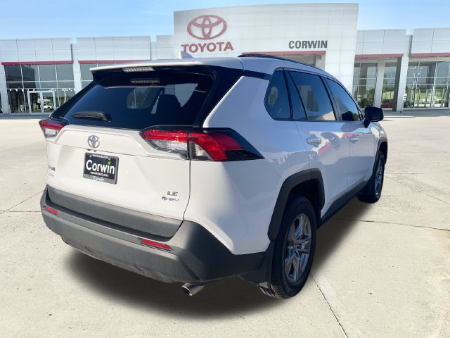 Certified 2025 Toyota RAV4 LE AWD/4WD image 5