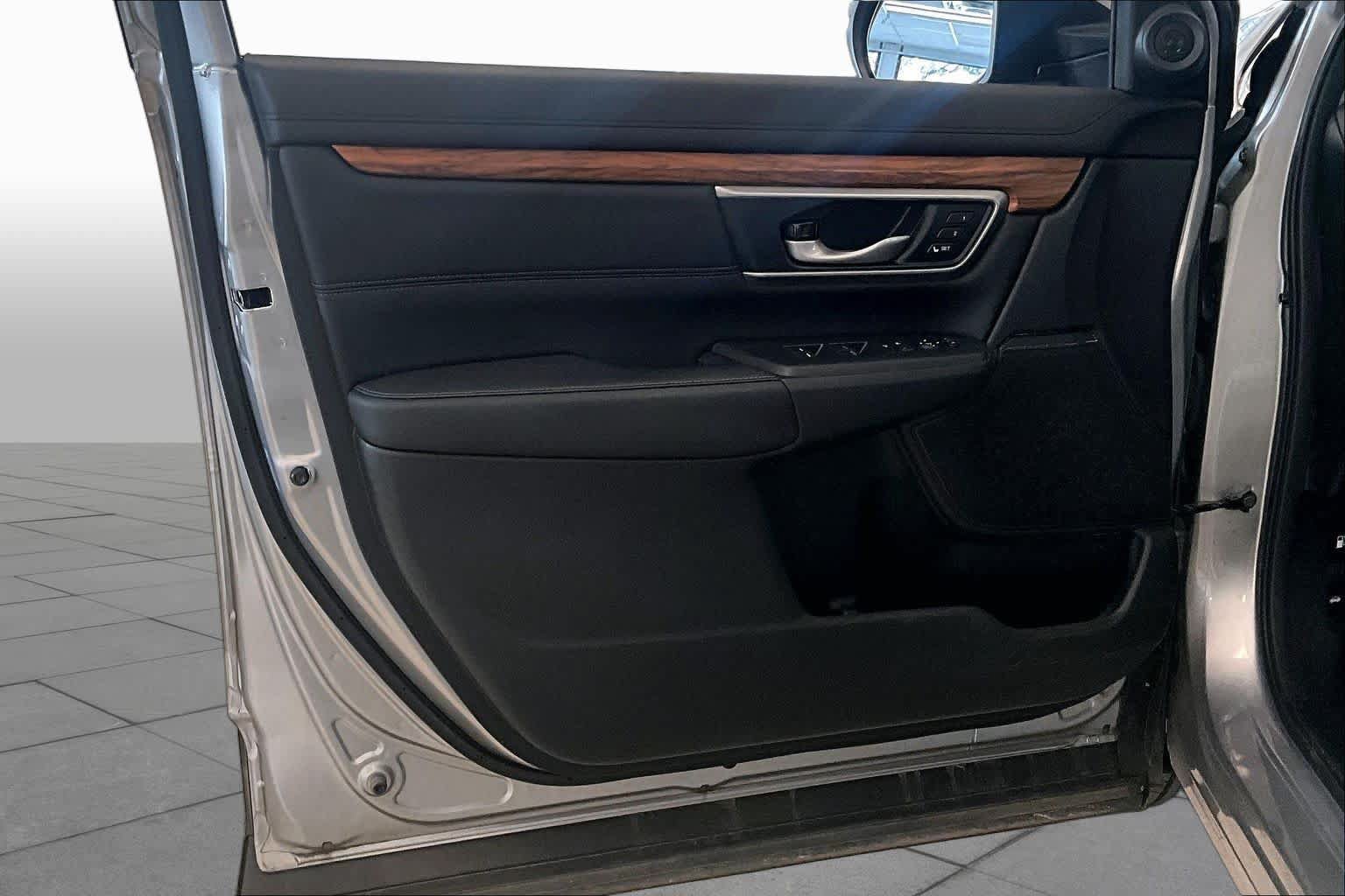 Used 2020 Honda CR-V Touring image 20