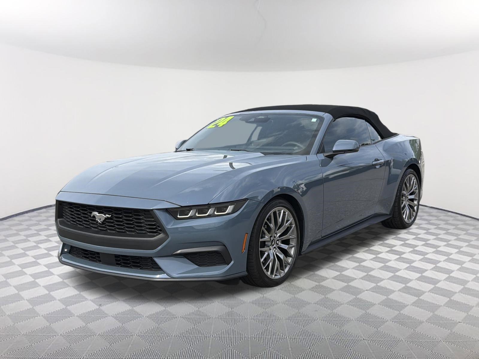 Used 2024 Ford Mustang Premium RWD image 3