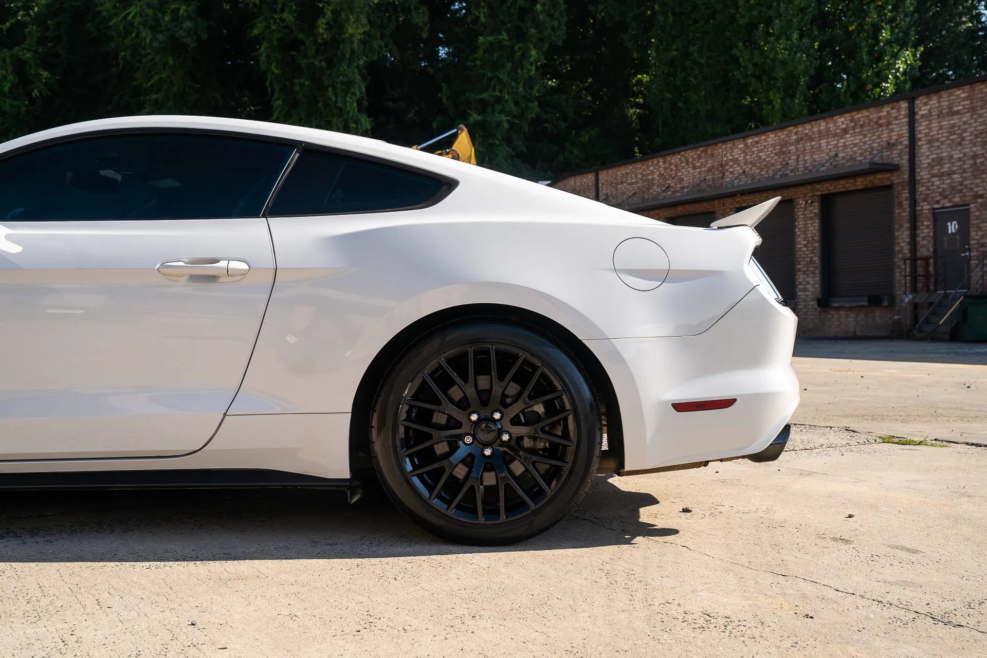 Used 2015 Ford Mustang GT RWD image 5