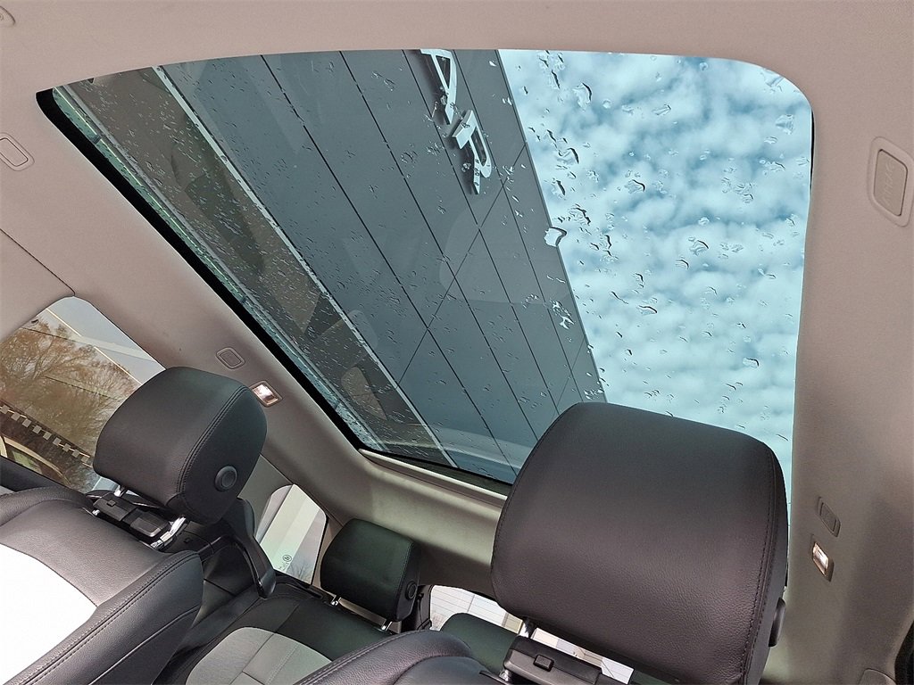 Certified 2023 Land Rover Range Rover Evoque R-Dynamic S image 14