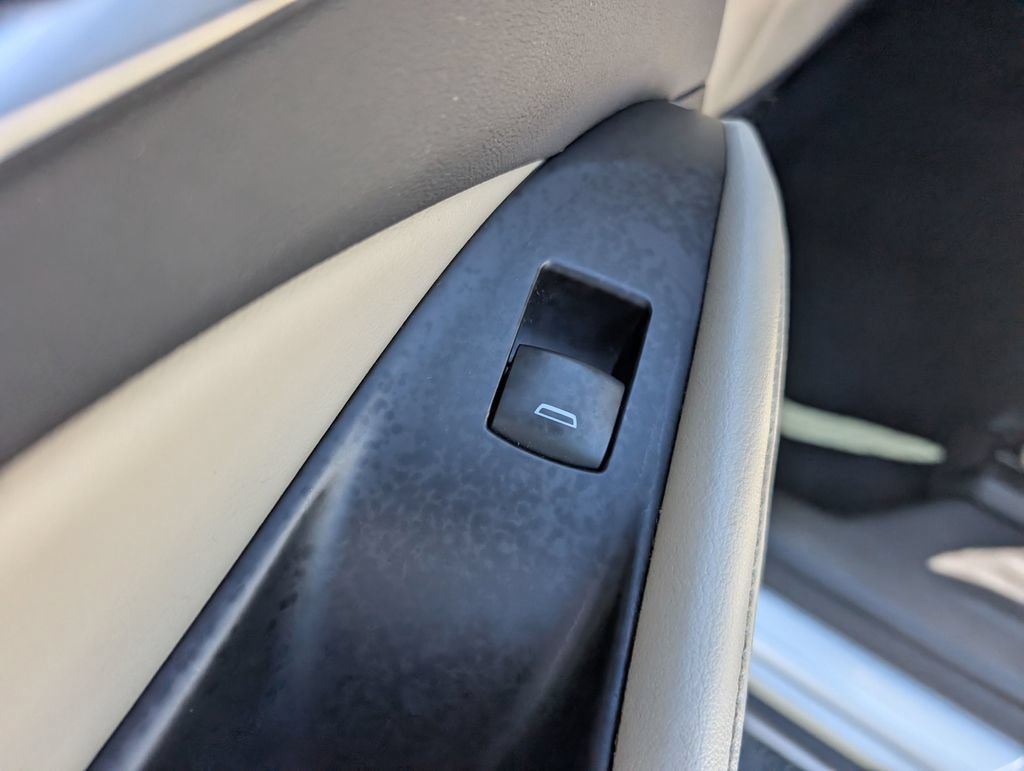 Used 2018 Buick Enclave Premium AWD/4WD image 11