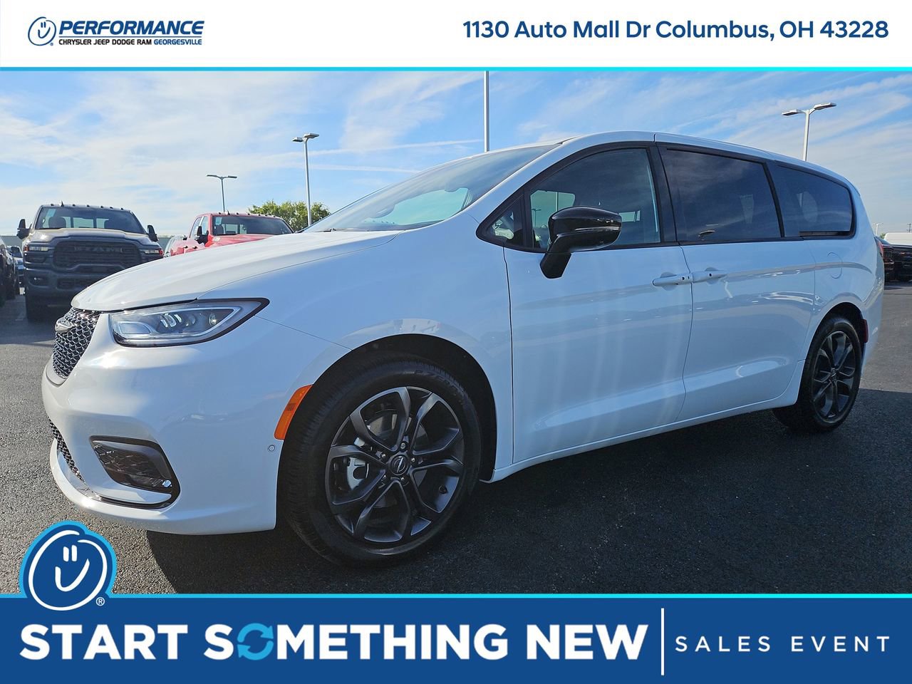 New 2026 Chrysler Pacifica Select image 3