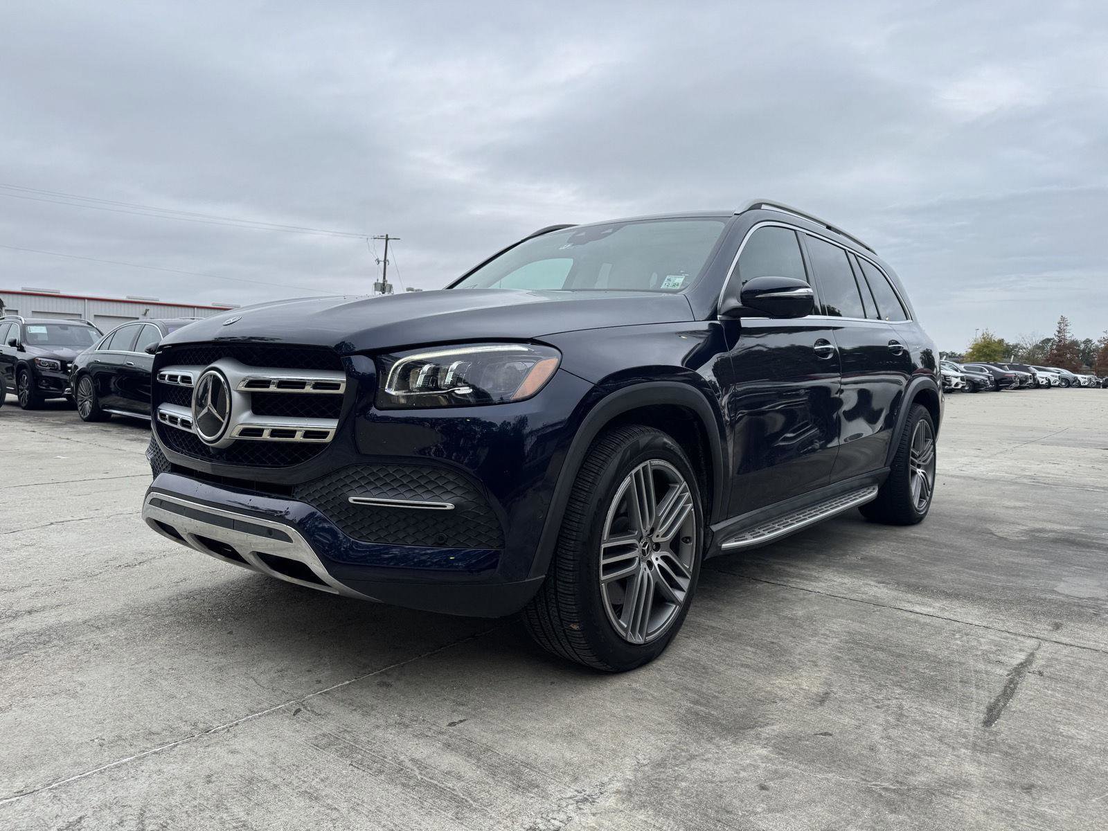 Used 2021 Mercedes-Benz GLS 450 4MATIC image 3