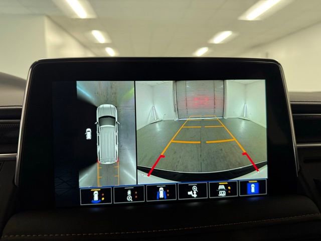 Used 2024 GMC Yukon AT4 w/ Technology Package image 19