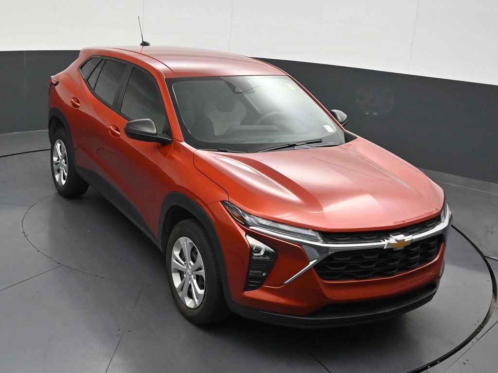 Used 2024 Chevrolet Trax LS FWD image 21
