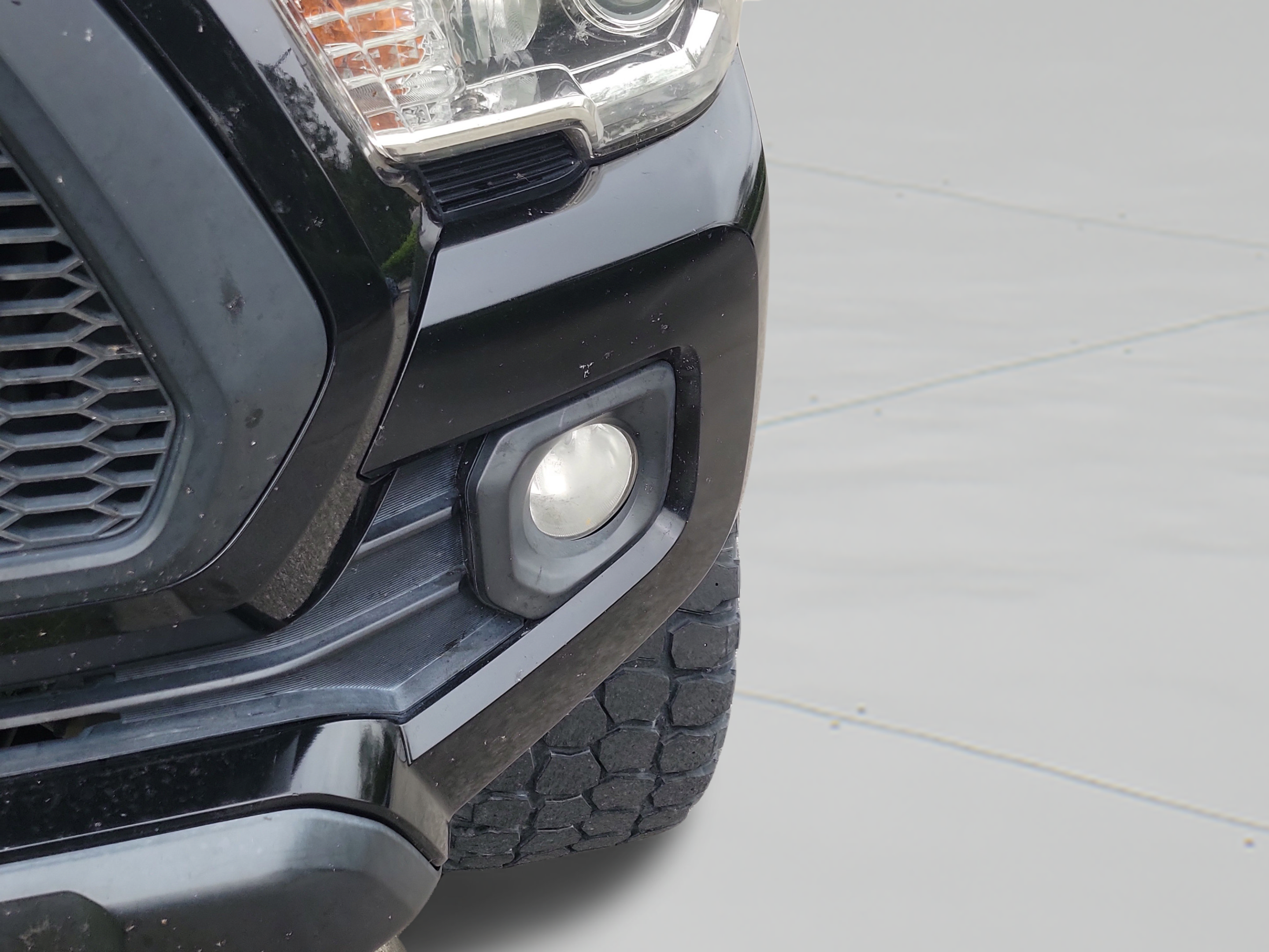 Used 2018 Toyota Tacoma SR5 RWD image 10