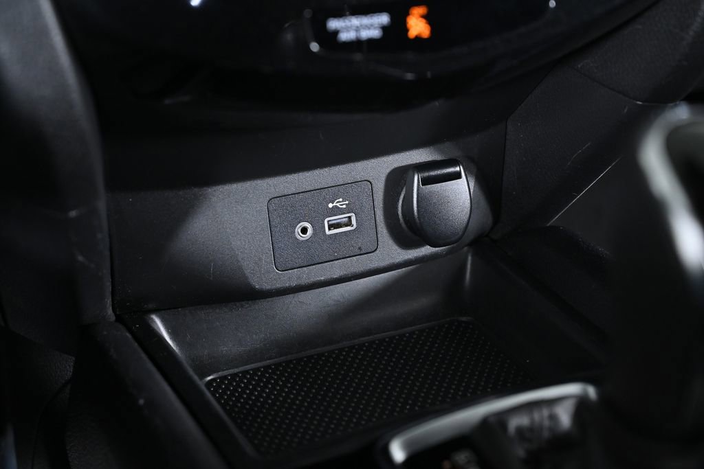 Used 2021 Nissan Rogue Sport S image 18