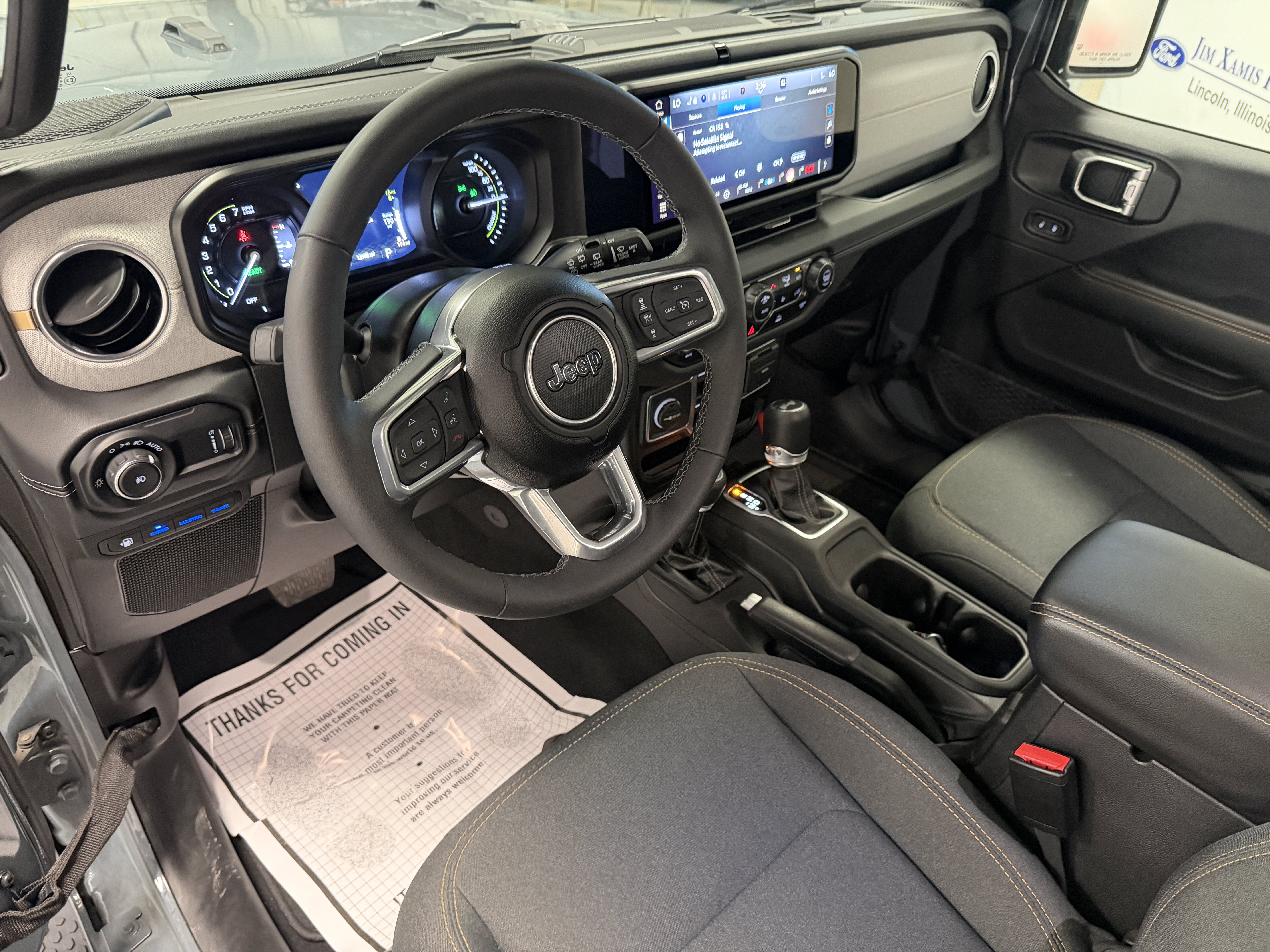 Used 2025 Jeep Wrangler Unlimited Sahara AWD/4WD image 4