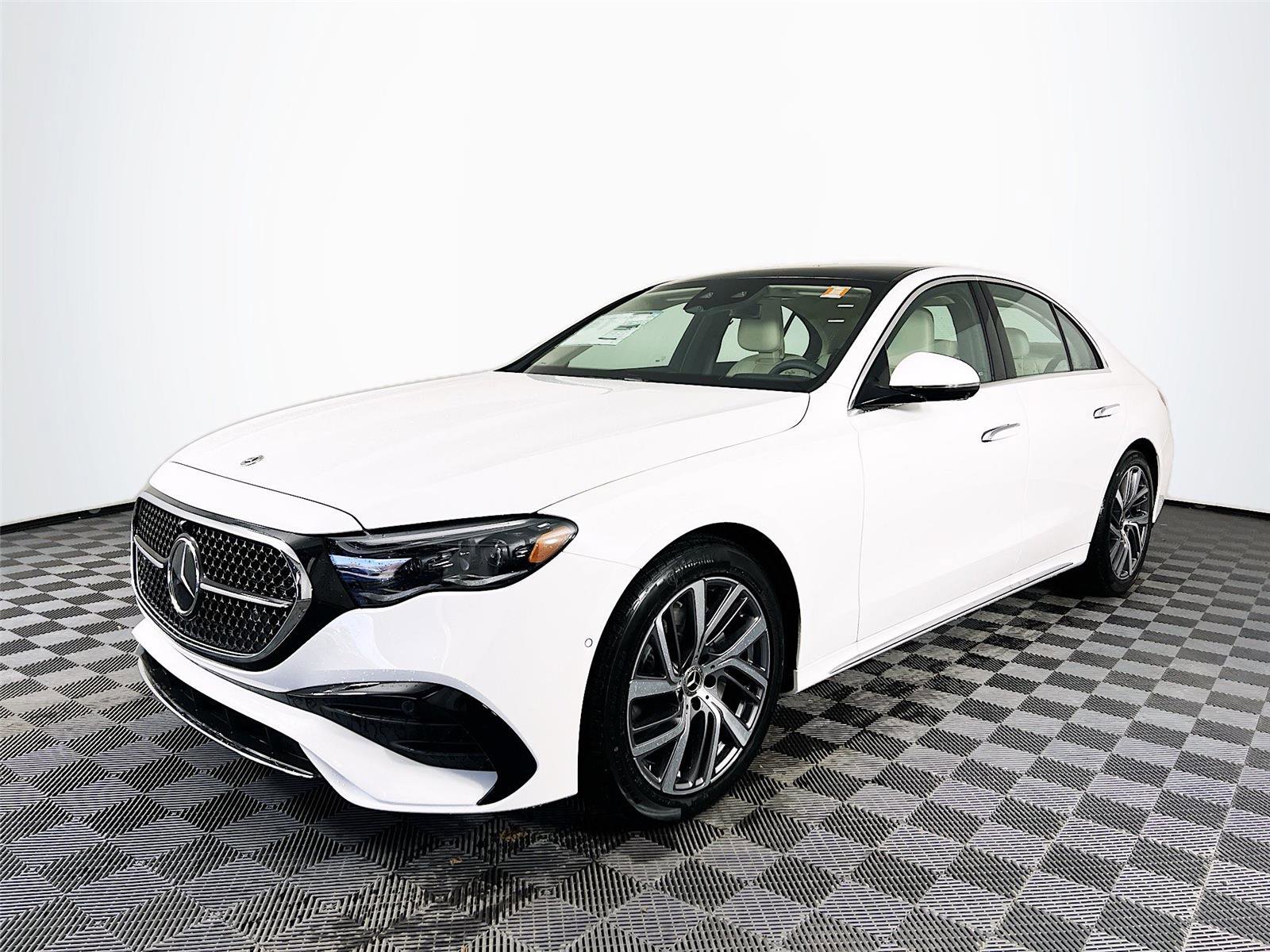 New 2026 Mercedes-Benz E 350 4MATIC Sedan image 2