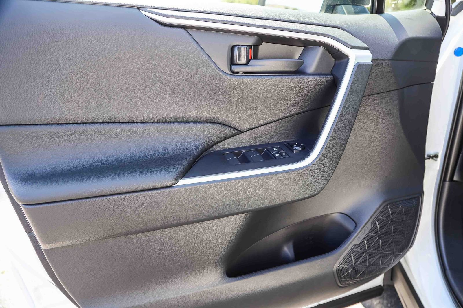 Certified 2025 Toyota RAV4 LE AWD/4WD image 21