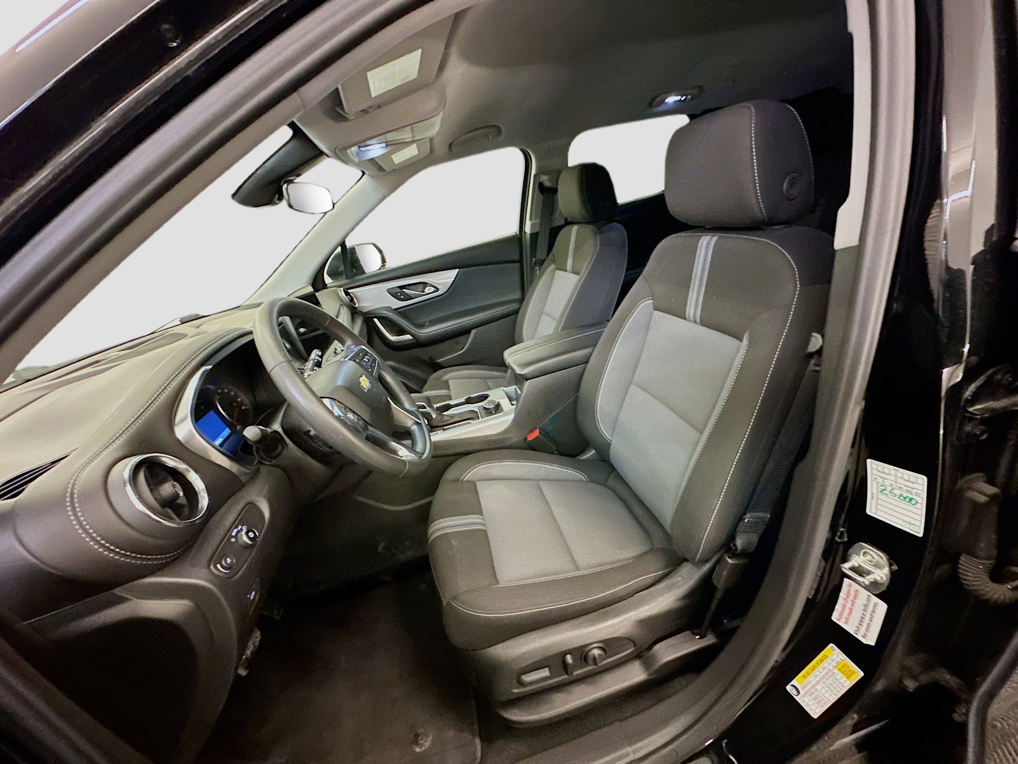 Used 2025 Chevrolet Blazer LT AWD/4WD image 13
