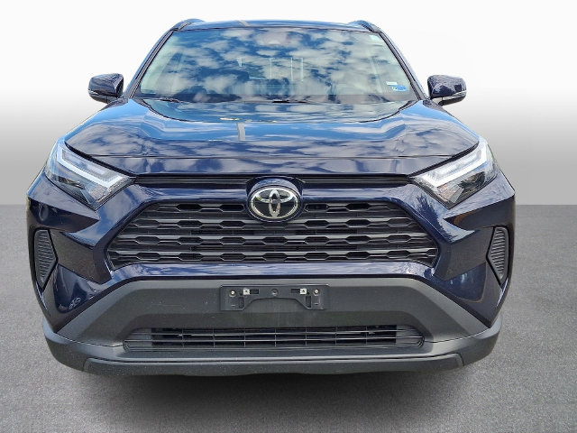 Used 2025 Toyota RAV4 XLE AWD/4WD image 2