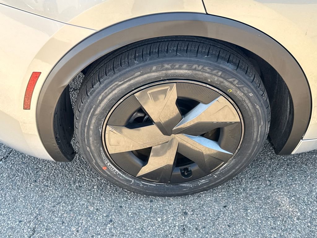 Used 2024 Toyota Prius LE image 35