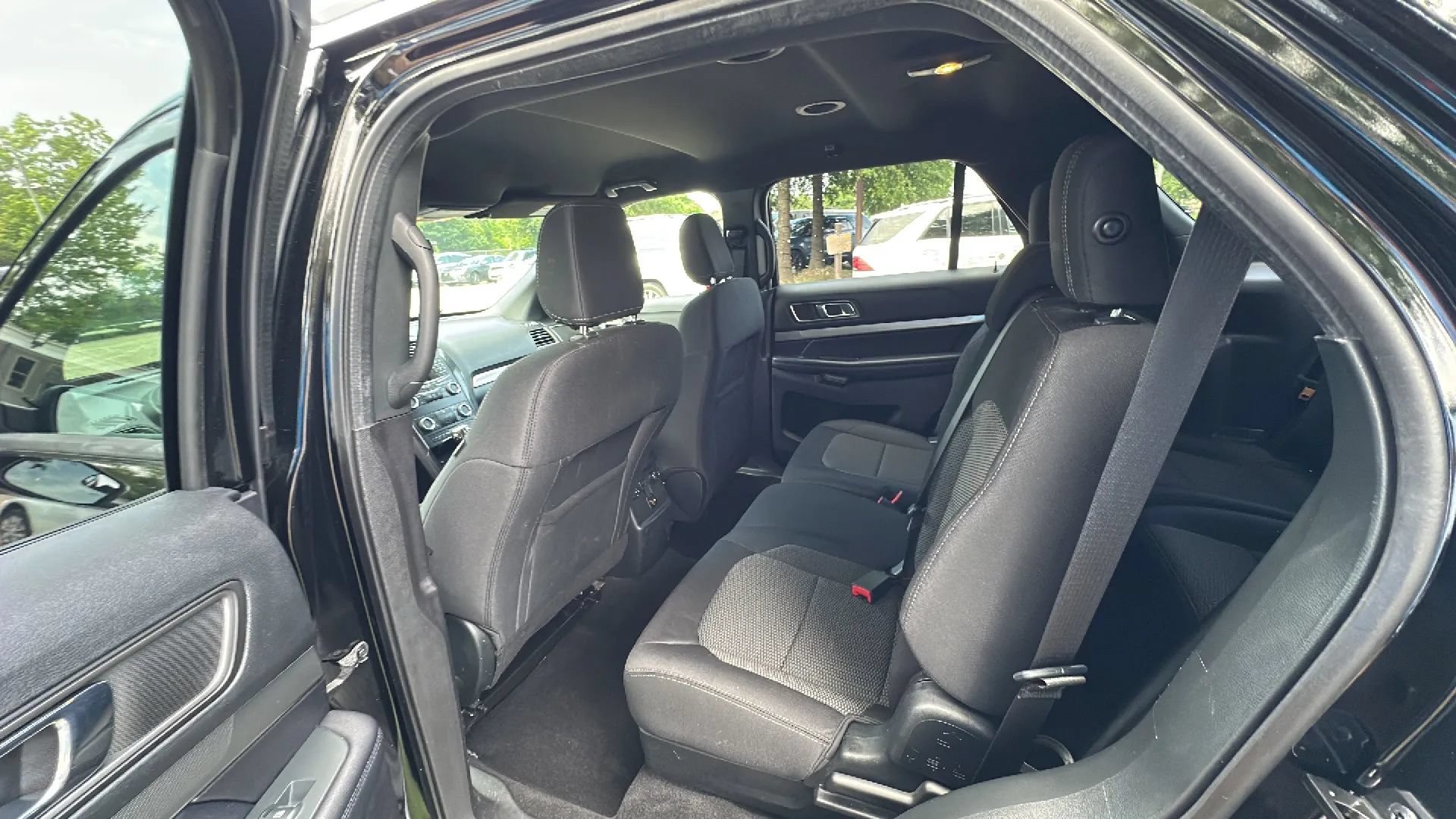 Used 2018 Ford Explorer XLT AWD/4WD image 20