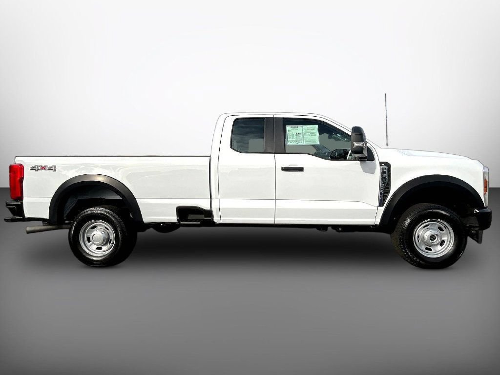 Used 2025 Ford F250 XL AWD/4WD image 8