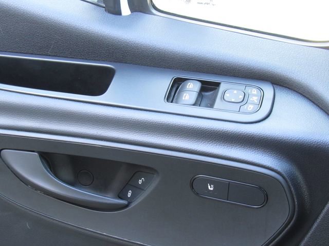 Used 2024 Mercedes-Benz Sprinter 2500 image 33