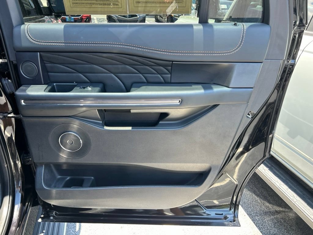 Used 2023 Ford Expedition Max Platinum AWD/4WD image 42