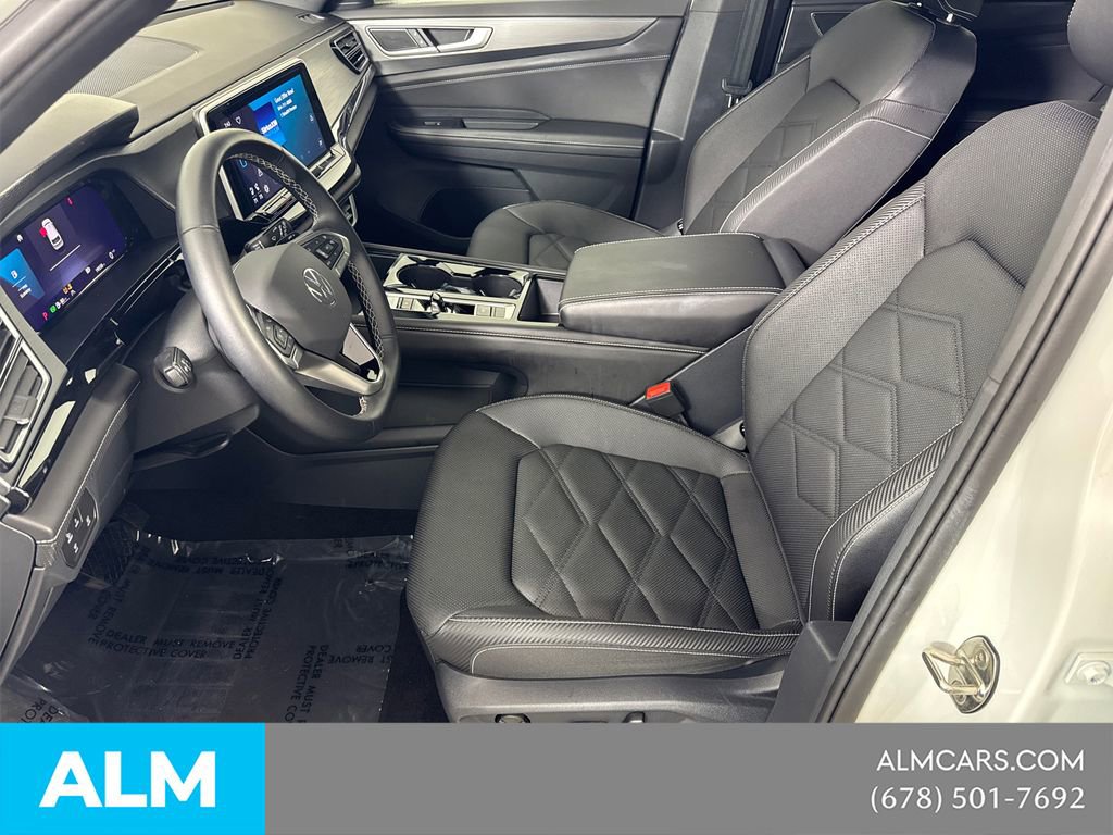 Used 2025 Volkswagen Atlas Cross Sport SE FWD image 12
