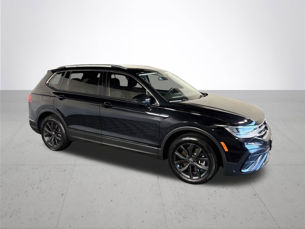 Certified 2024 Volkswagen Tiguan SE w/ Panoramic Sunroof Package AWD/4WD image 5