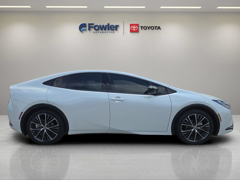 Used 2024 Toyota Prius XLE FWD image 8