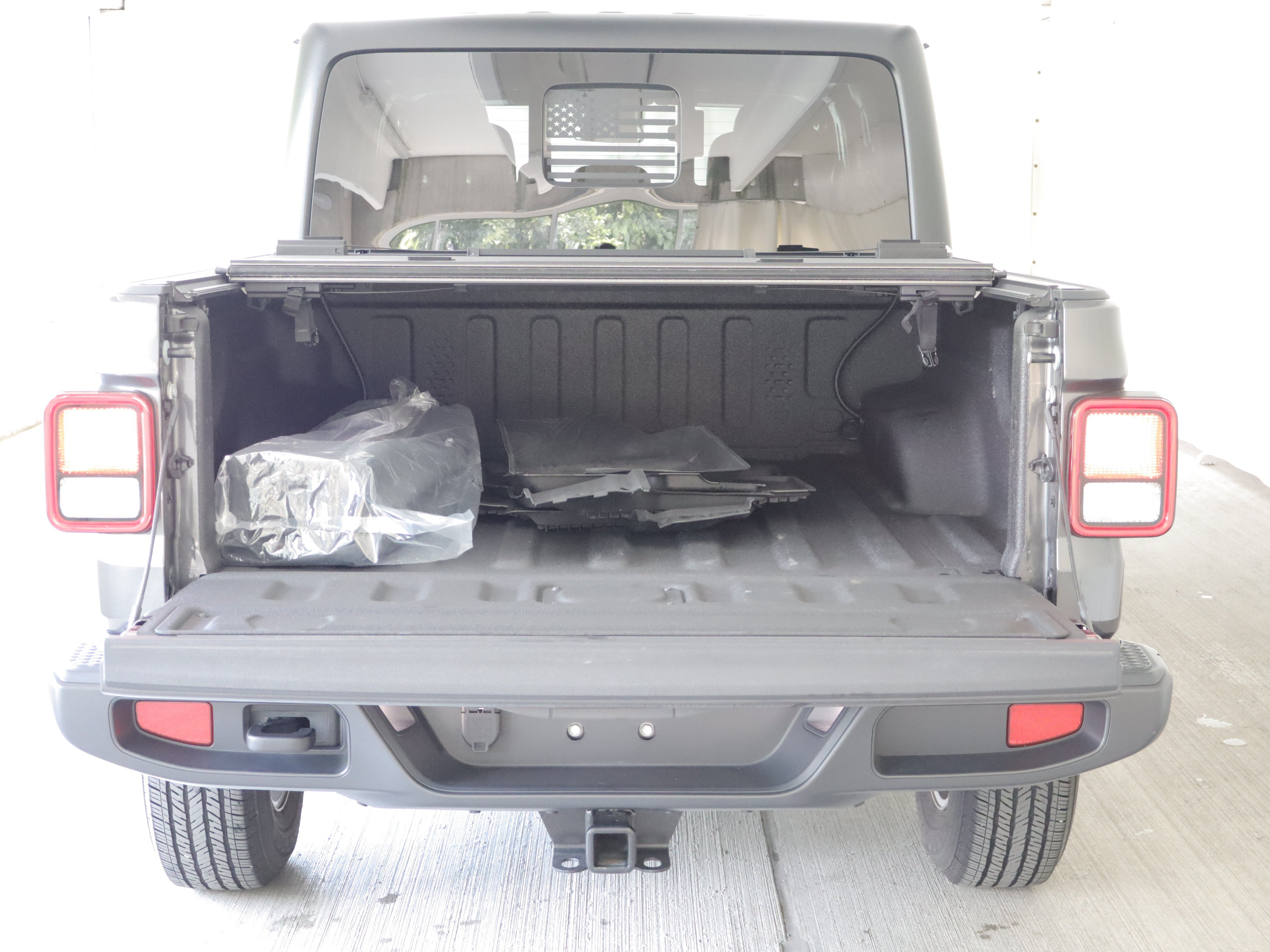 Used 2024 Jeep Gladiator Sport AWD/4WD image 24