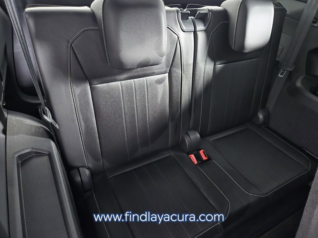 Used 2023 Volkswagen Tiguan SE R-Line image 19
