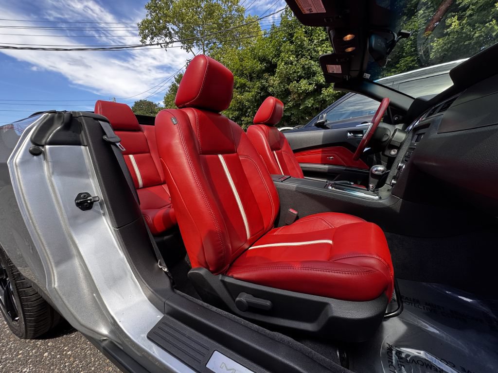 Used 2011 Ford Mustang GT Premium w/ 401A Rapid Spec Order Code RWD image 16