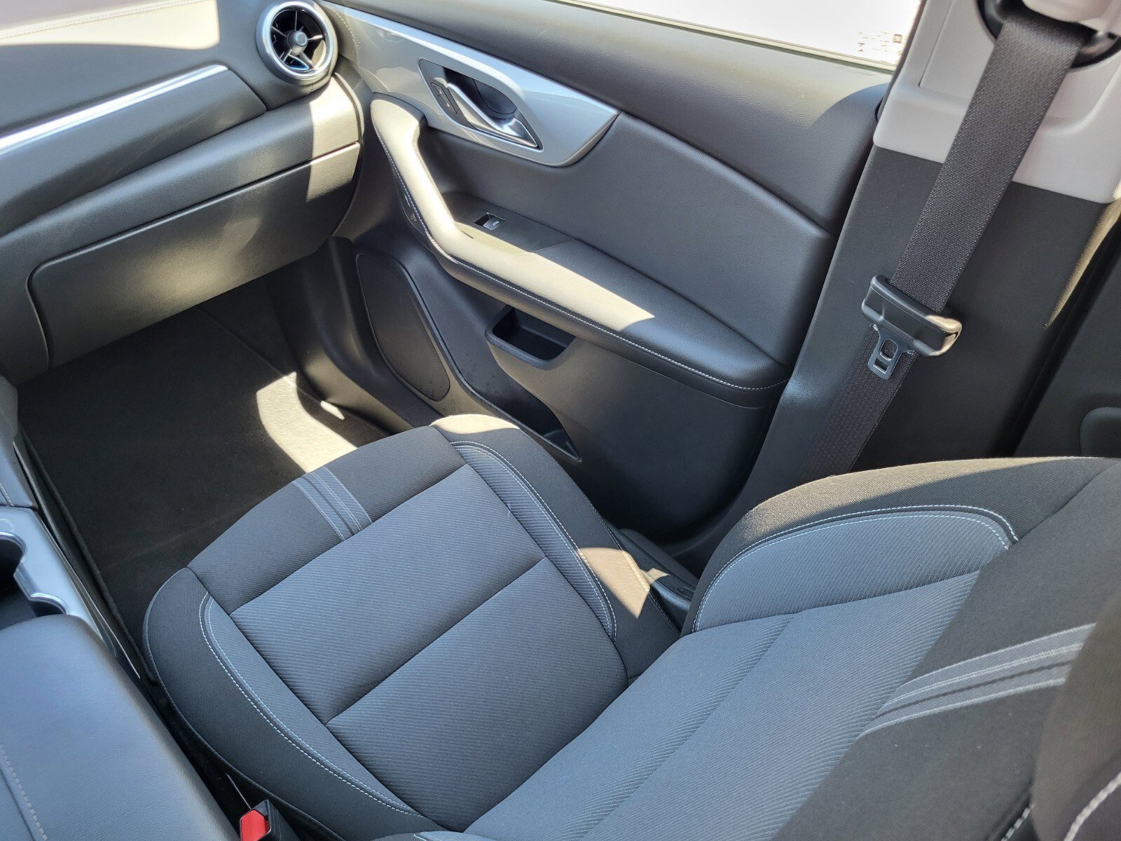 Used 2025 Chevrolet Blazer LT image 16