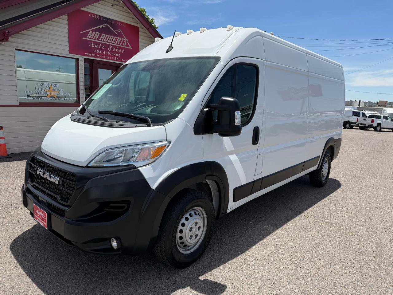 Used 2024 RAM ProMaster 2500 w/ Convenience Group FWD image 4