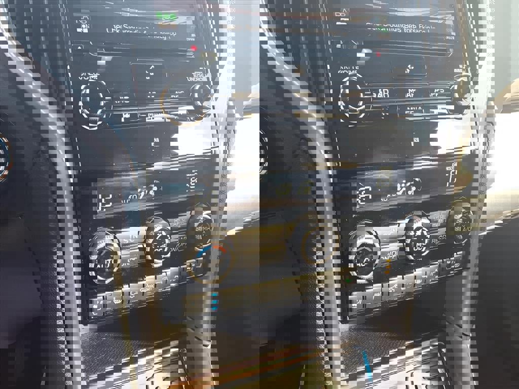 Used 2021 Subaru Ascent Touring w/ Popular Package #2A image 11