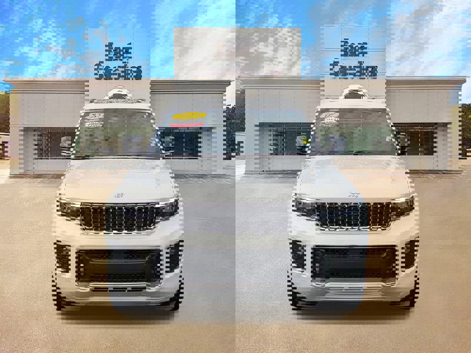 Certified 2025 Jeep Grand Cherokee Overland w/ Luxury Tech Group IV image 8