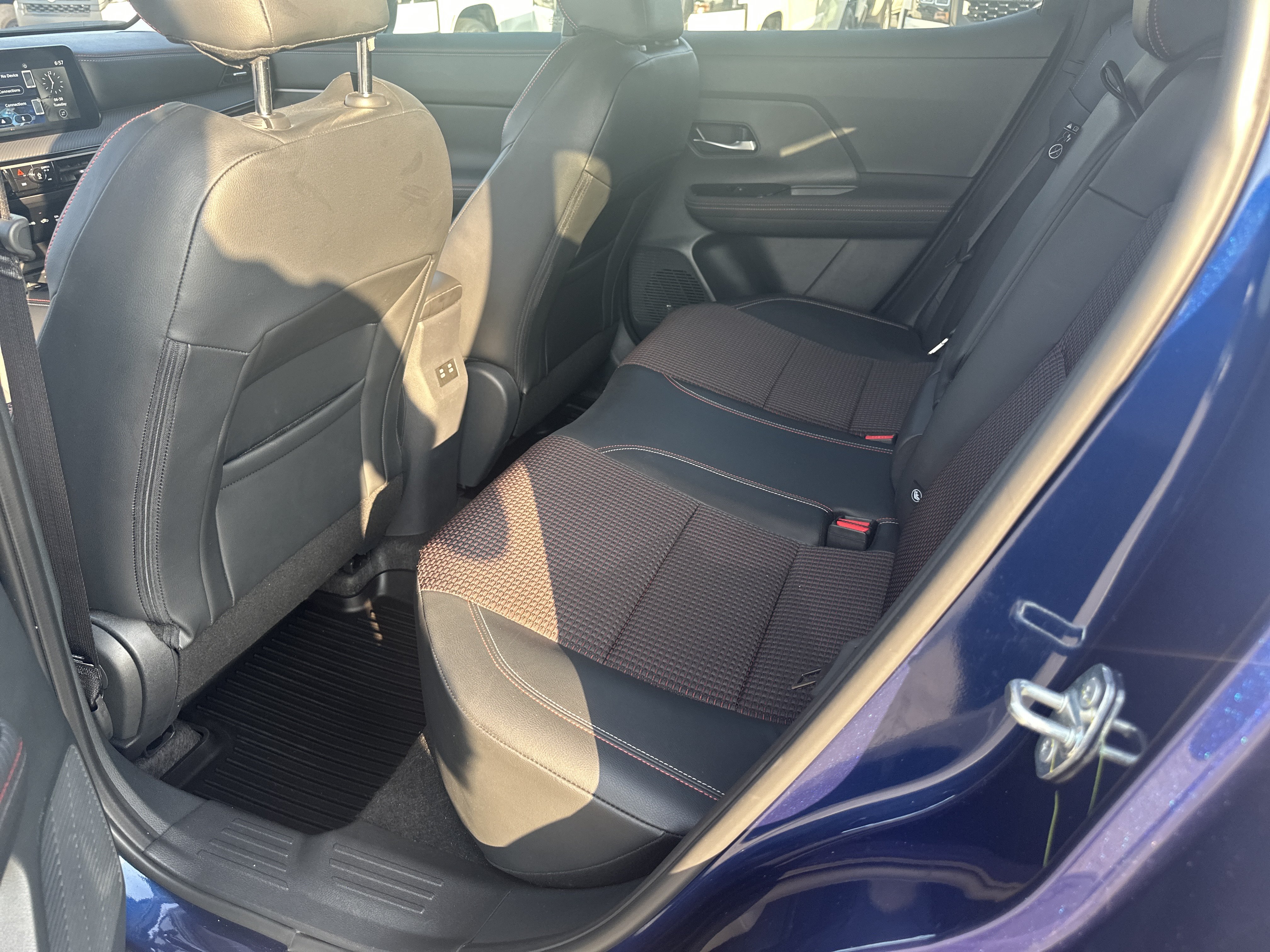 Certified 2025 Nissan Kicks SR FWD image 14