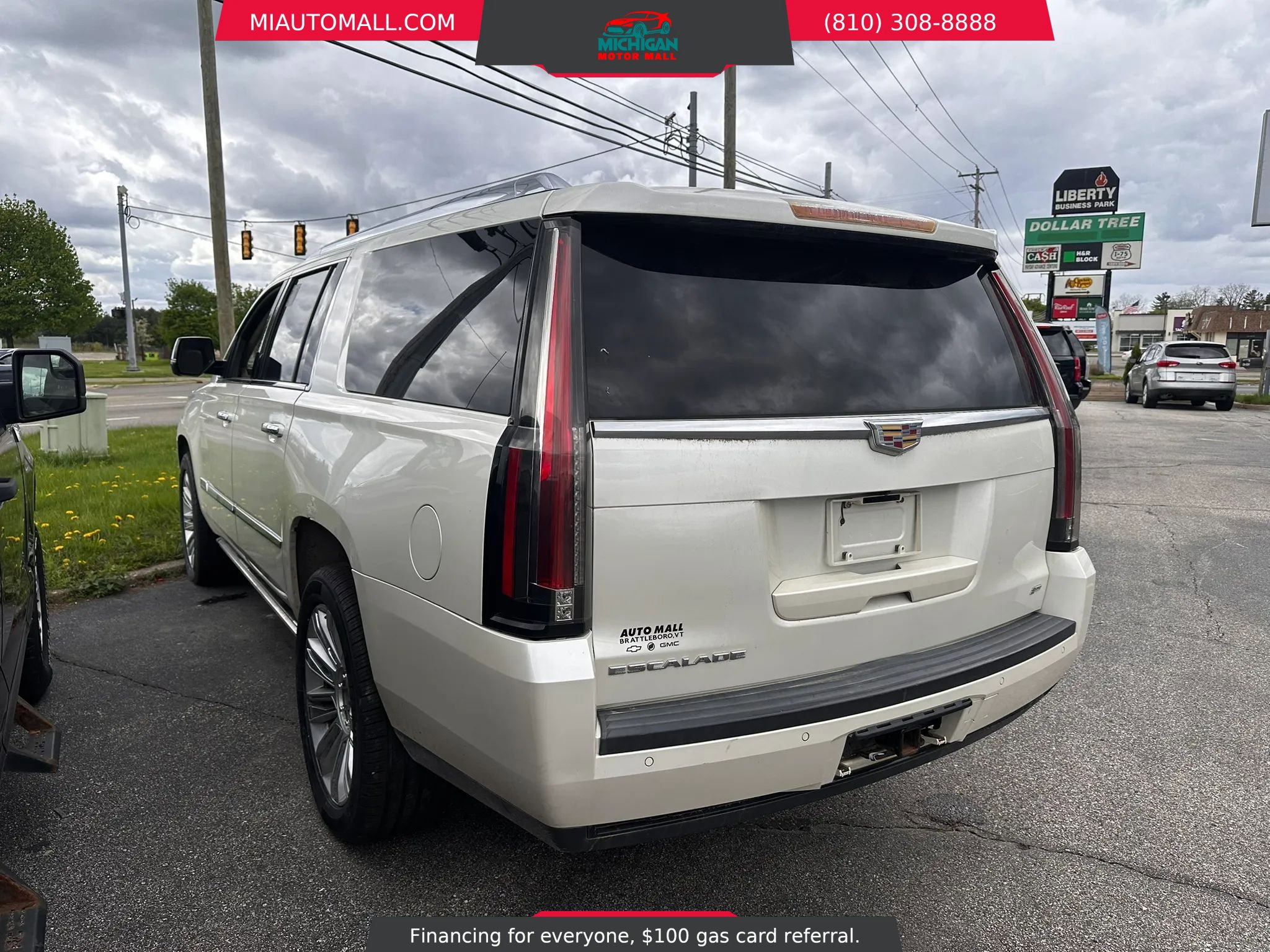 Used 2015 Cadillac Escalade ESV Platinum AWD/4WD image 4