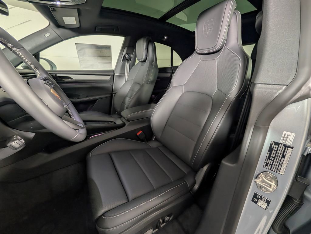 New 2026 Porsche Macan 4S Electric image 5