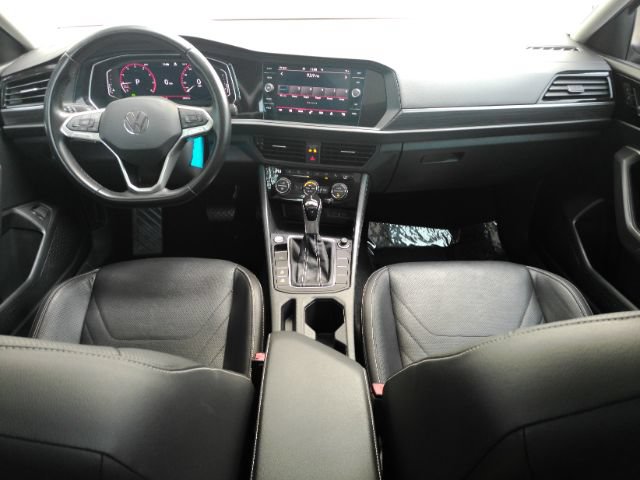Used 2022 Volkswagen Jetta SEL FWD image 2