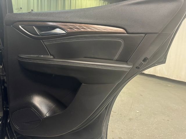 Used 2023 Buick Envision Avenir image 34