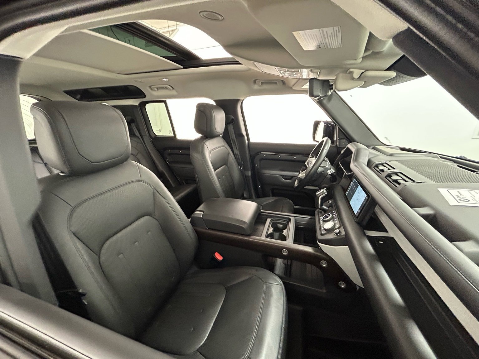 Used 2020 Land Rover Defender 110 HSE image 41