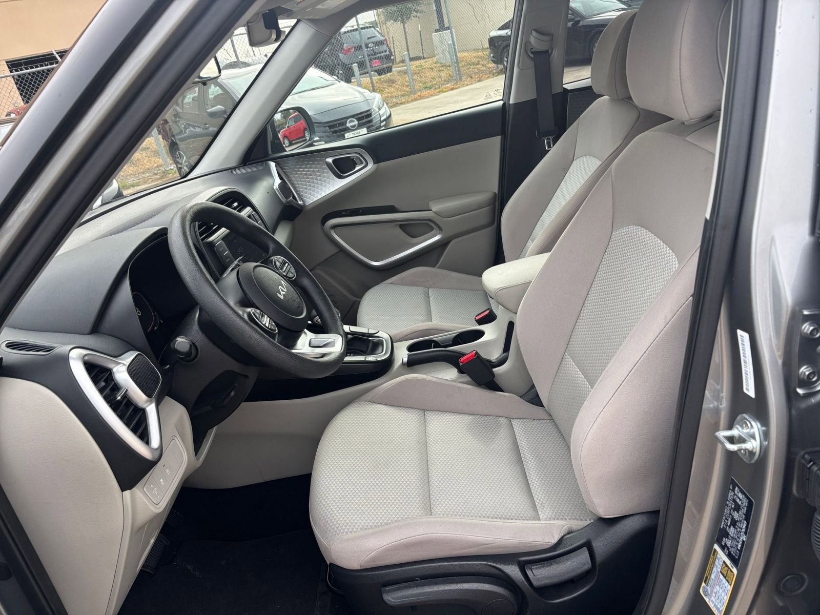 Used 2025 Kia Soul LX w/ LX Technology Package image 24