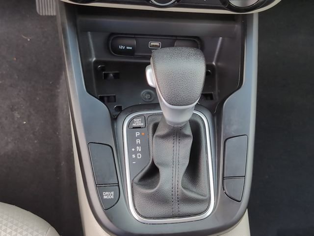 Used 2025 Kia Soul LX w/ LX Technology Package FWD image 20