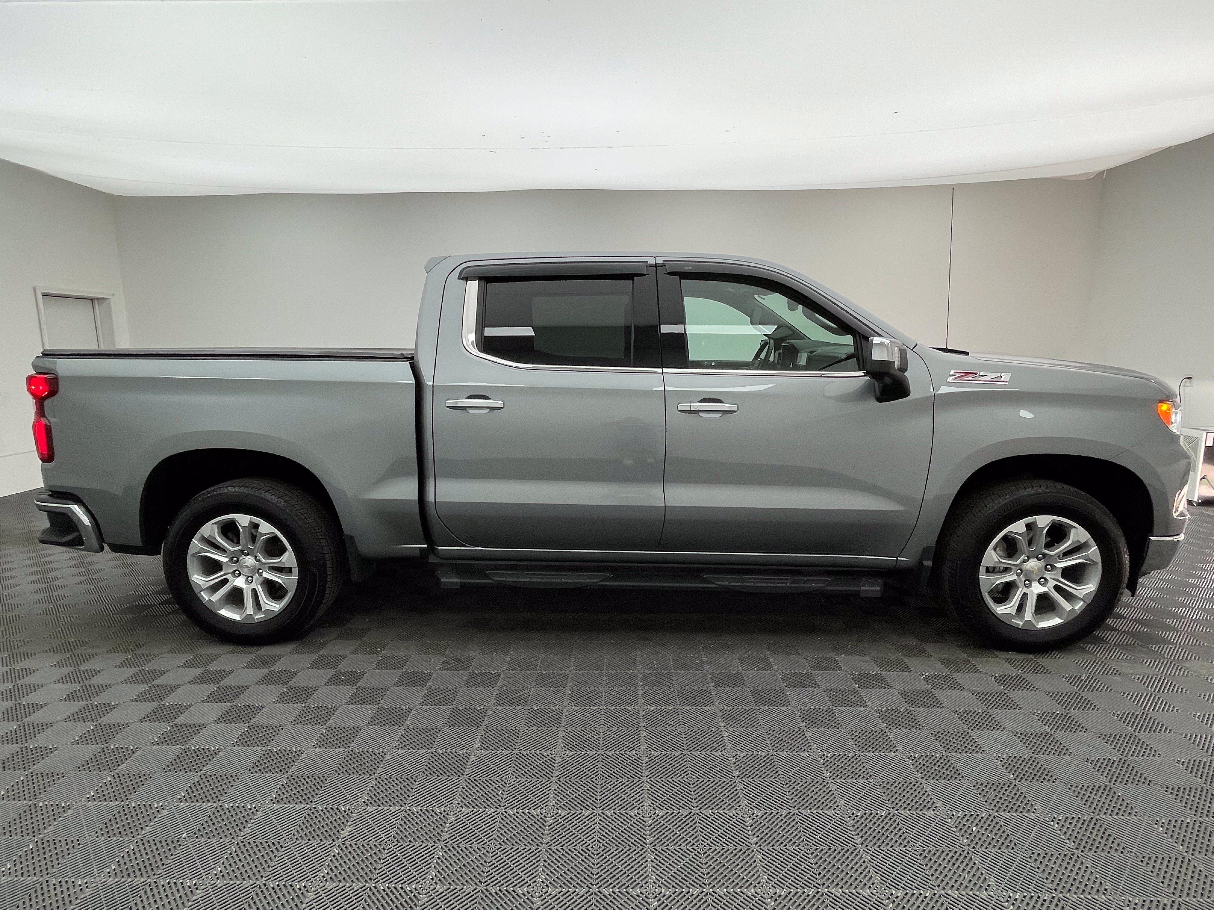 Used 2024 Chevrolet Silverado 1500 LTZ w/ LTZ Convenience Package II AWD/4WD image 7