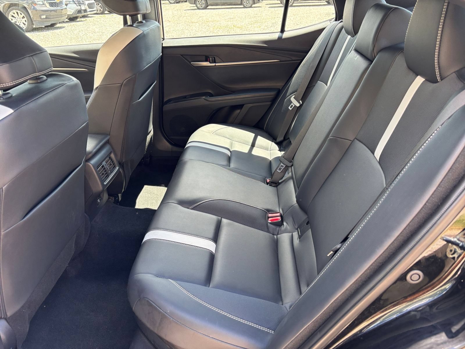 Used 2025 Toyota Camry SE FWD image 27