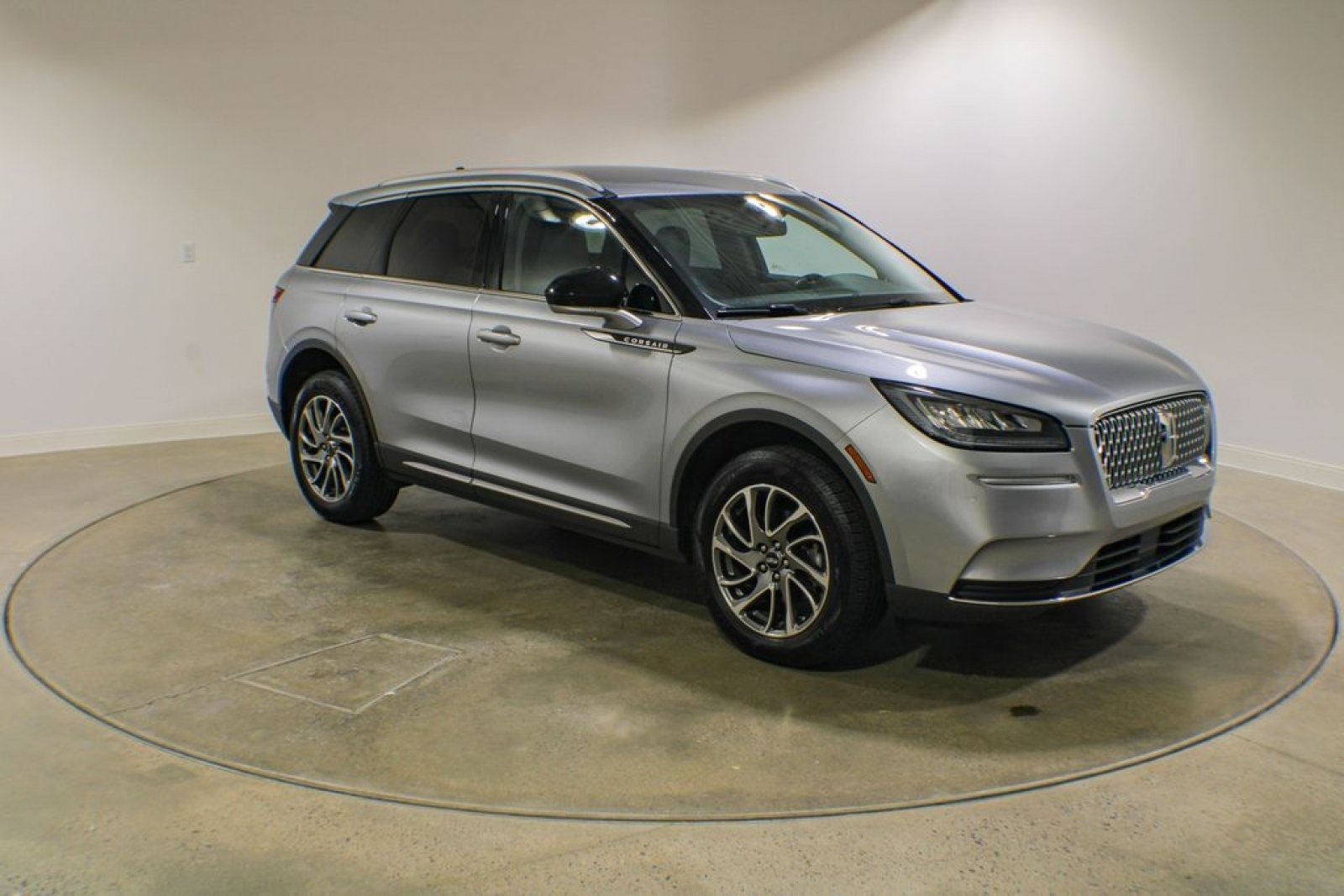 Used 2022 Lincoln Corsair AWD w/ Equipment Group 101A image 7