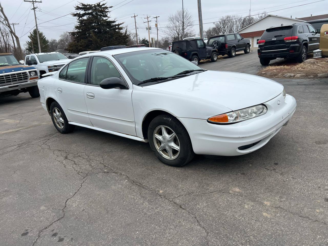 Used 2004 Oldsmobile Alero GL image 3