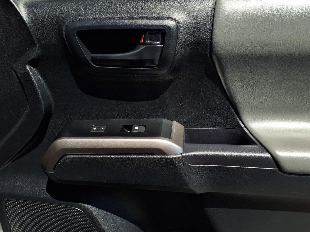 Certified 2023 Toyota Tacoma SR5 w/ Technology Package AWD/4WD image 25