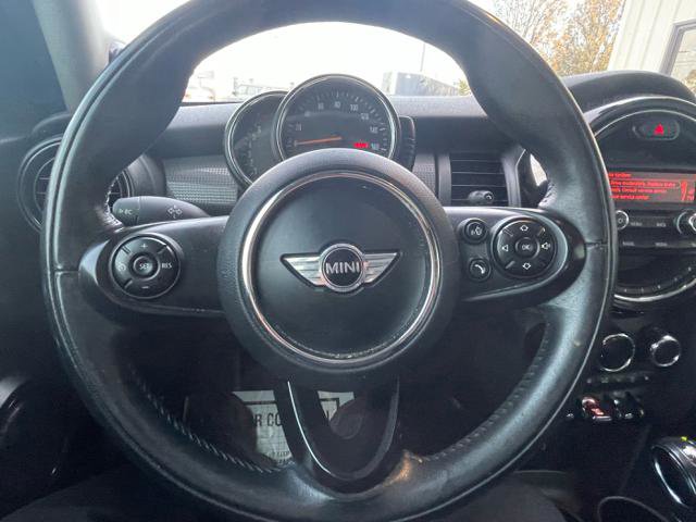 Used 2015 MINI Cooper 4-Door Hardtop image 15