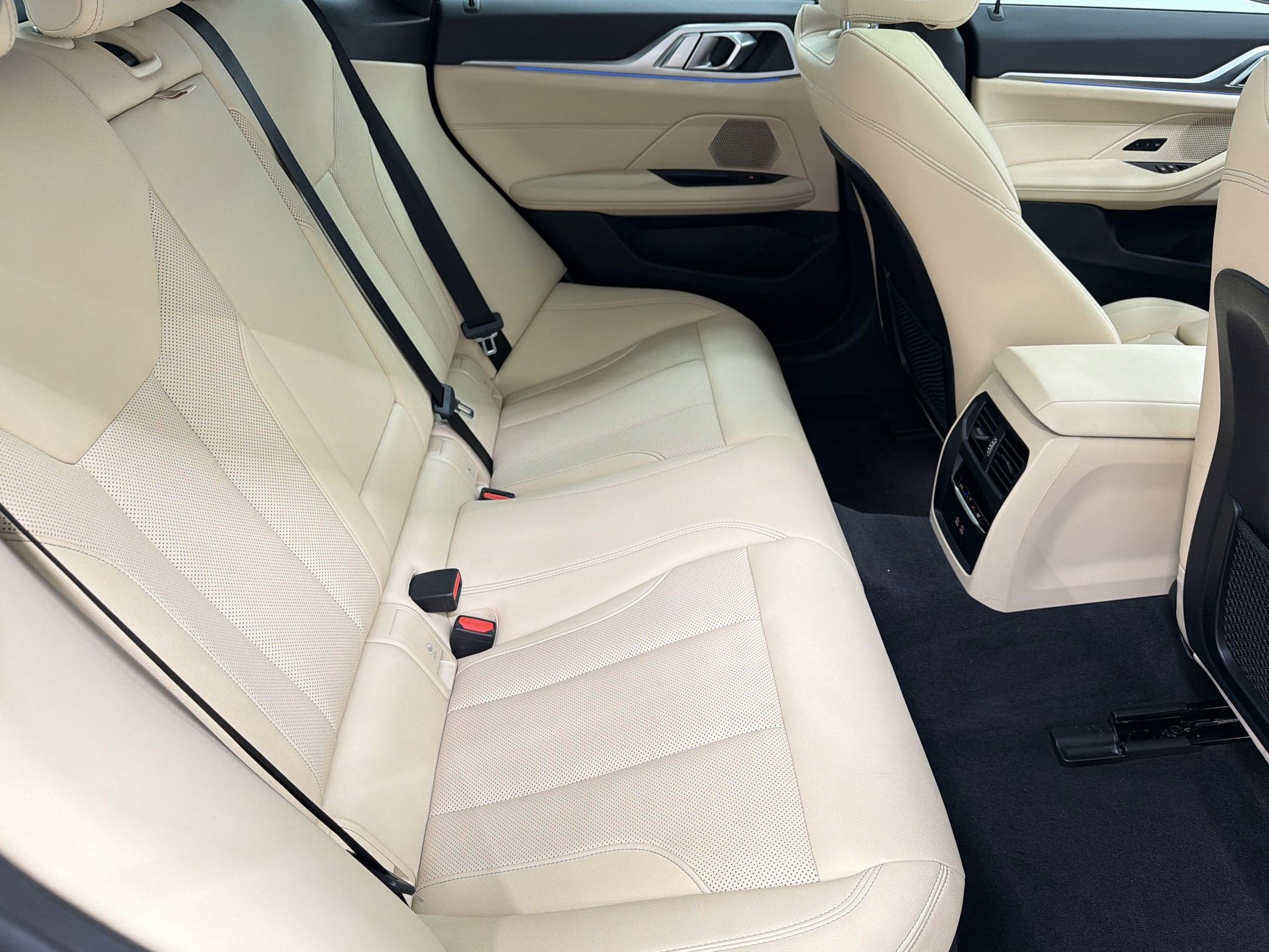 Used 2023 BMW i4 eDrive35 w/ Premium Package image 28