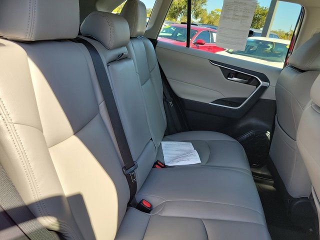 Used 2019 Toyota RAV4 XLE w/ Convenience Package image 10